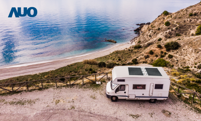 「可撓輕量化太陽光電板SunCurva」使用輕量特殊耐候型複合板取代傳統太陽能板的玻璃前板，不僅降低70%重量，每米平方僅3Kg；具有抗衝擊性能及通過電磁相容性測試，可應用於交通運輸工具，如露營車、遊艇等